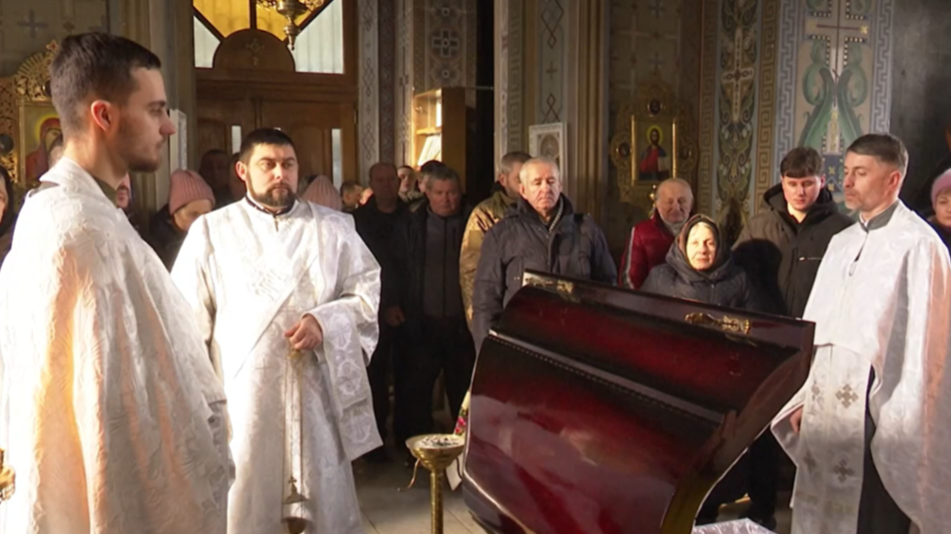Життя обірвалося під час проходження служби: у Луцьку попрощалися з Героєм Андрієм Гуком
