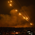 Випустили понад 200 ракет та дронів: Іран вночі атакував Ізраїль