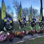 На Волині у центрі села п’яні чоловіки підпалили композиції на Алеї слави