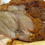 Як приготувати смачну і соковиту буженину у духовці