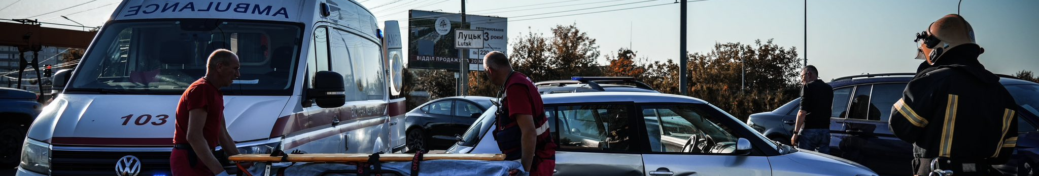 У Луцьку після зіткнення двох авто пасажира затисло у салоні
