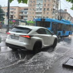 злива затопила центр Рівного