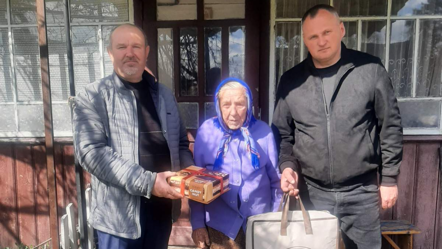 Має 7 онуків і 6 правнуків: довгожителька з Волині відзначила 92-річчя