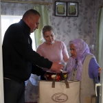 Виховала трьох доньок, має сімох онуків і шістьох правнуків: довгожителька з Волині відзначила 90-річчя