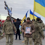 Тримав небо над Україною: на Волині попрощалися з Героєм Петром Поліщуком