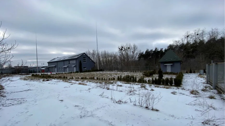 На Волині продають «розумну» будівлю зі сканерами відбитків пальців та захистом від грому під клініку