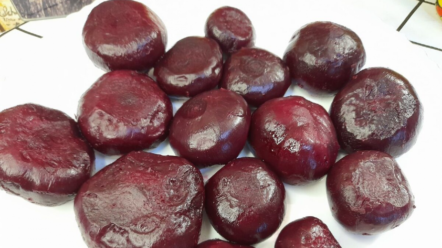 Як швидко зварити буряк без втрати кольору