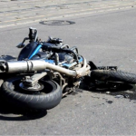 У Луцькому районі мотоцикліст врізався у бетонну огорожу, він травмувався