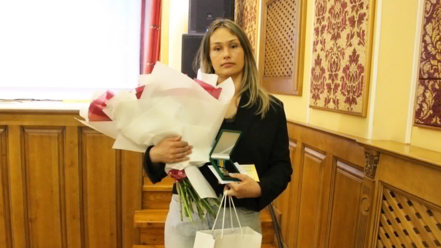 Допомагає фронту та виховує сімох дітей: волинянка отримала дві почесні відзнаки