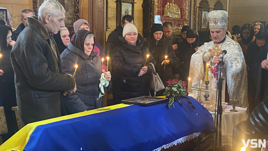 Життя воїна обірвалося на Запорізькому напрямку: на Волині попрощалися з Героєм Анатолієм Крагликом