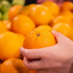 Які ціни на цитрусові фрукти у Луцьку на ринку