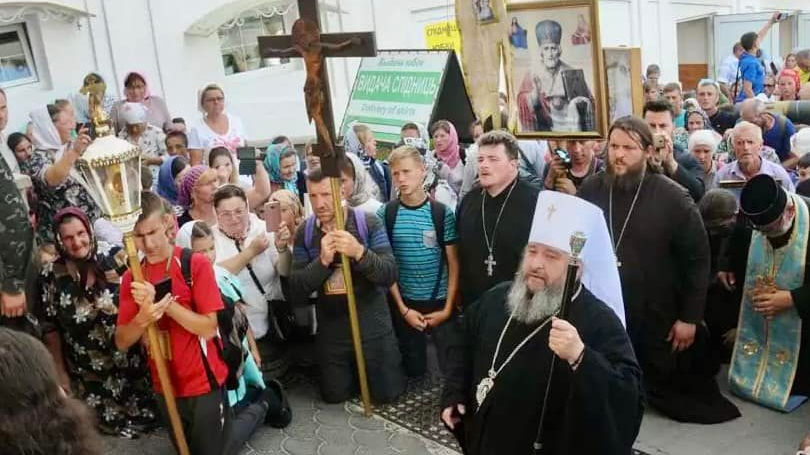 Волинська єпархія переносить хресний хід до Лаври