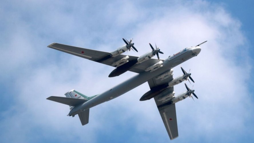зліт чотирьох бомбардувальників ТУ-95МС в РФ