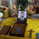 Батько боронить Україну від російських загарбників: на Волині попрощались з Героєм Романом Каденчуком