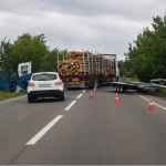 На Волині автомобіль збив працівників дорожньої служби: що відомо про їхній стан