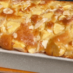 Рецепт смачного і пухкого пирога з яблуками на кефірі