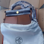 На «Устилузі» затримали українку, яка контрабандою везла брендові речі вартістю 300 тисяч