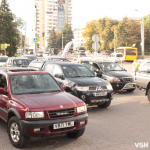 У Луцьку на фронт передали майже сотню автомобілів