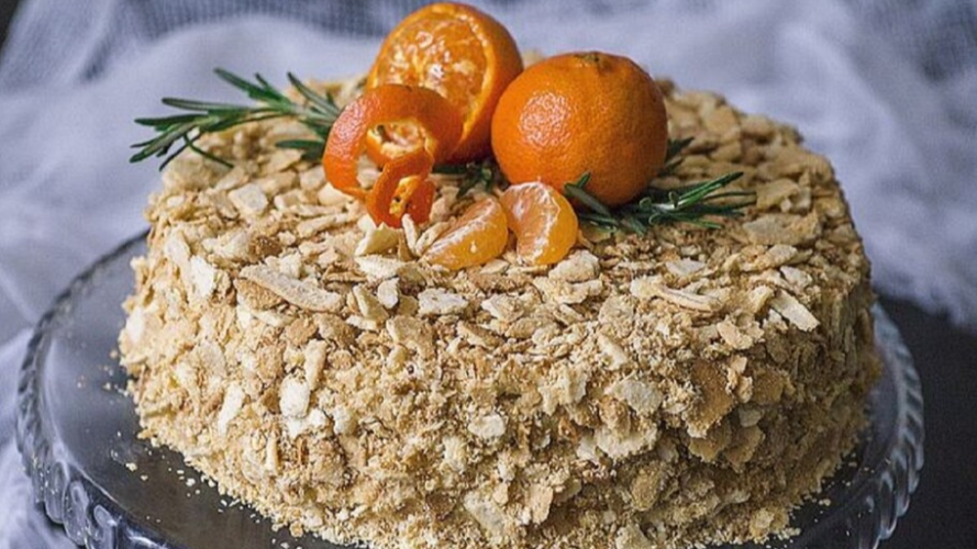 Найсмачніший «Наполеон» з мандаринами на свята: лінівий рецепт, який вдасться навіть у новачків