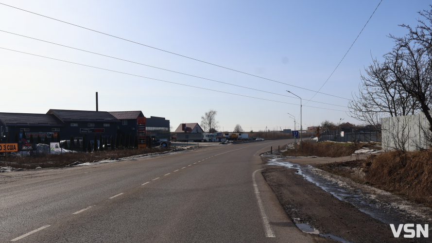 У селі під Луцьком люди щодня ризикують життям, аби перейти дорогу