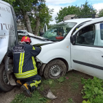 ДТП на Волині: рятувальники визволяли жінку з розбитої автівки