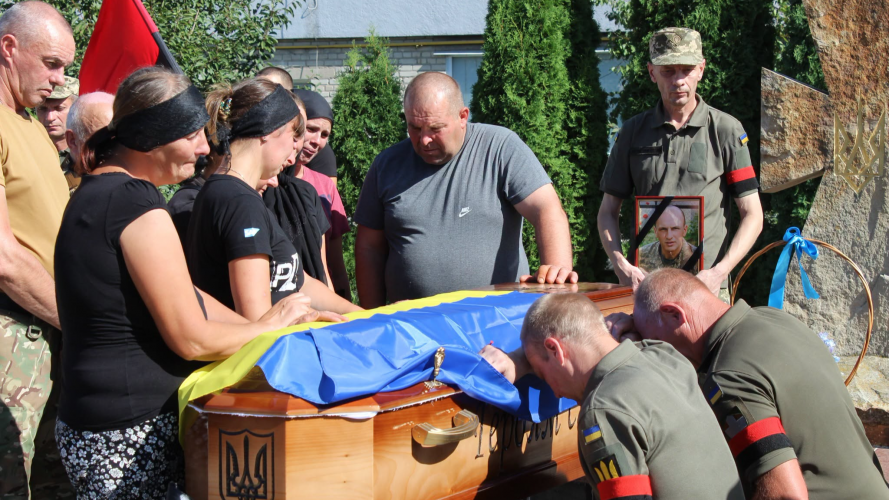 На Волині попрощалися з 44-річним Героєм Павлом Манюхіним, який поліг у бою на Сумщині