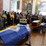 У Луцьку з військовими почестями поховали Героїв Романа Меюса та Олександра Радивоніка