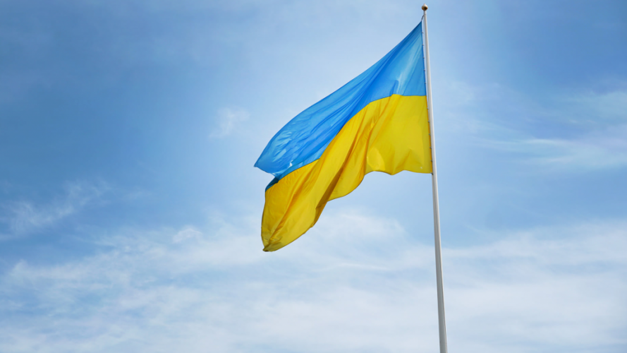 Поблизу Маріуполя партизани підняли український прапор