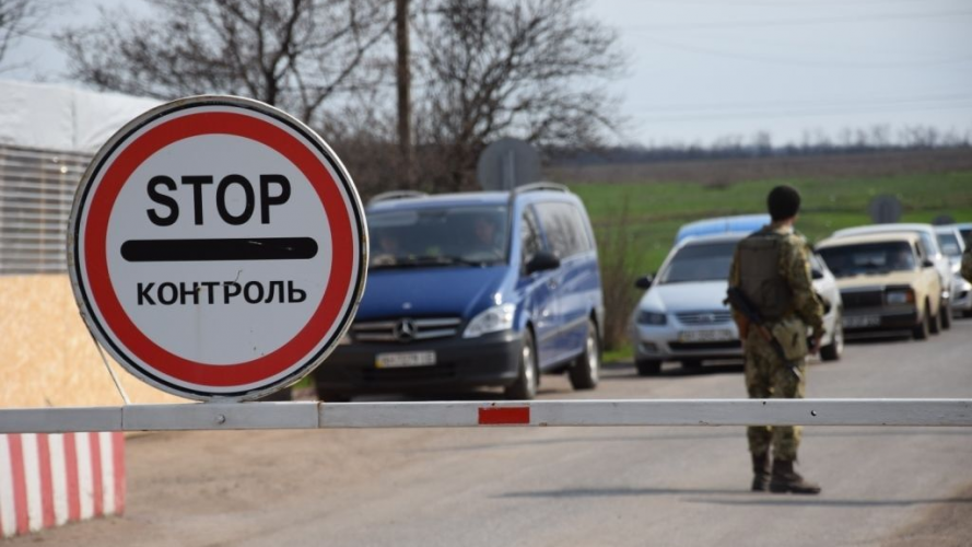 Є умова: в Україні хочуть дозволити виїжджати за кордон усім охочим