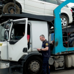 «Нульове» розмитнення авто: хто з українців зможе ввозити машини без мита