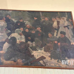 У Нововолинську на автостанції демонтували картину з радянськими солдатами