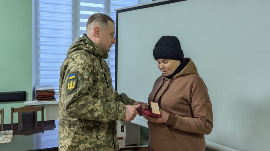 Матері полеглого Героя з Волині вручили його посмерну нагороду