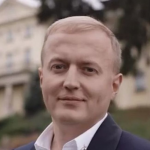 Колишнього прокурора, який влаштував елітне весілля у Львові, оголосили у розшук