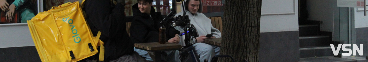 Від касира до кур’єра: які вакансії пропонують студентам у Луцьку