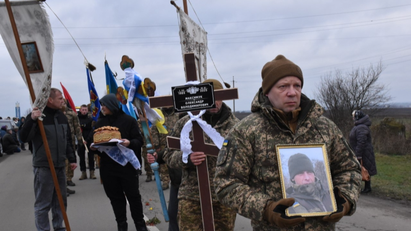 На Волині попрощалися з Героєм Олександром Максимуком