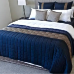 Як в домашніх умовах почистити та освіжити ковдру, яка не влазить у пральну машину