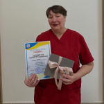 Акушерка з Волині пішла на заслужений відпочинок після 40 років роботи у пологовому