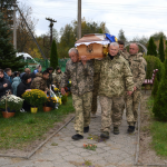 З перших днів вторгнення боронив Україну: на Волині попрощались з кавалером орденів «За мужність» Василем Петриком