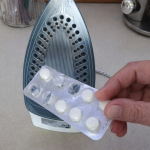 Як очистити праску від нагару за 5 хвилин: простий домашній спосіб