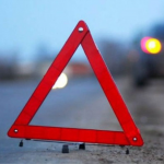 У центрі Луцька автівка збила людину: рух на дорозі ускладнений