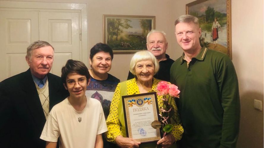 Має двох дітей, семеро внуків, шестеро правнуків: волинянка відзначила 90-річчя