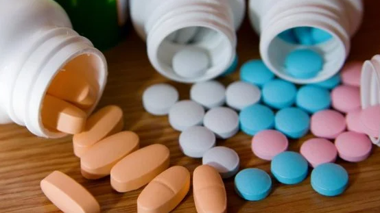 На Волині неповнолітня потрапила в лікарню з отруєнням ліками: судили батька дівчини