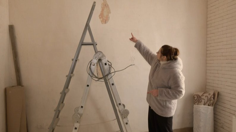 8 місяців очікування: лучанка досі не може отримати фінансування на відновлення квартири