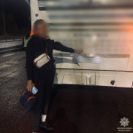 водій автобуса залишив пасажирку на заправці біля Рівного