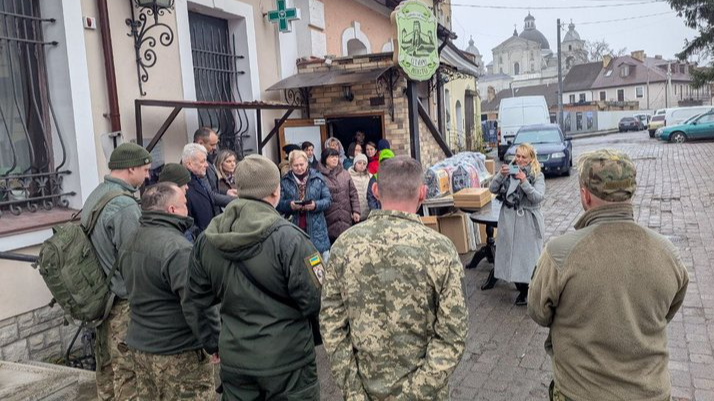 Луцька громада зібрала понад 25 тонн каштанів для допомоги ЗСУ