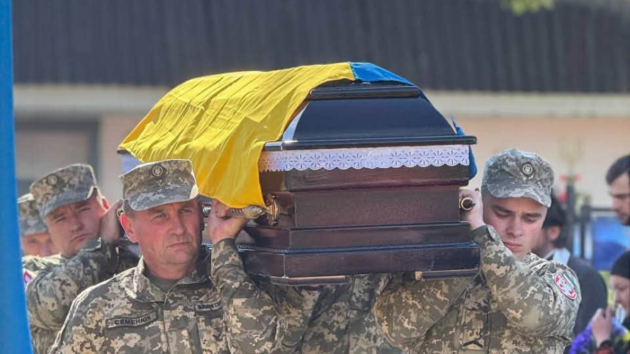 На Волині попрощалися із захисником Олександром Хмаруком, загибель якого підтвердила ДНК-експертиза