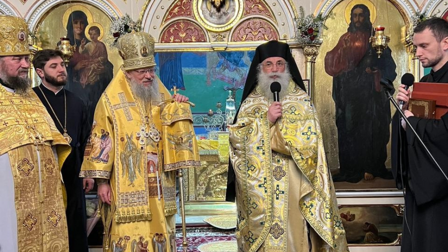 Позбавлений громадянства України митрополит московського патріахату досі веде богослужіння