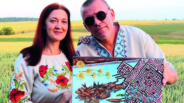 «Привіз на Волинь найдорожче: дружину, батьків та картини», - історія незрячого художника з Донбасу