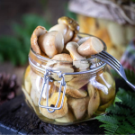 Кисло-солодкий маринад для грибів на зиму: найкращий рецепт