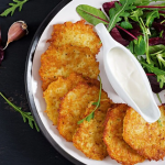 Золотисті та легкі: як приготувати ідеальні деруни вдома